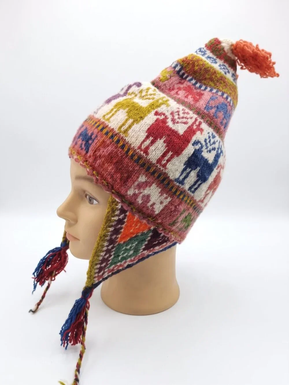 Andean Sheep's Wool Chullo Hat – Traditional Llama Design – Warm Winter Hat